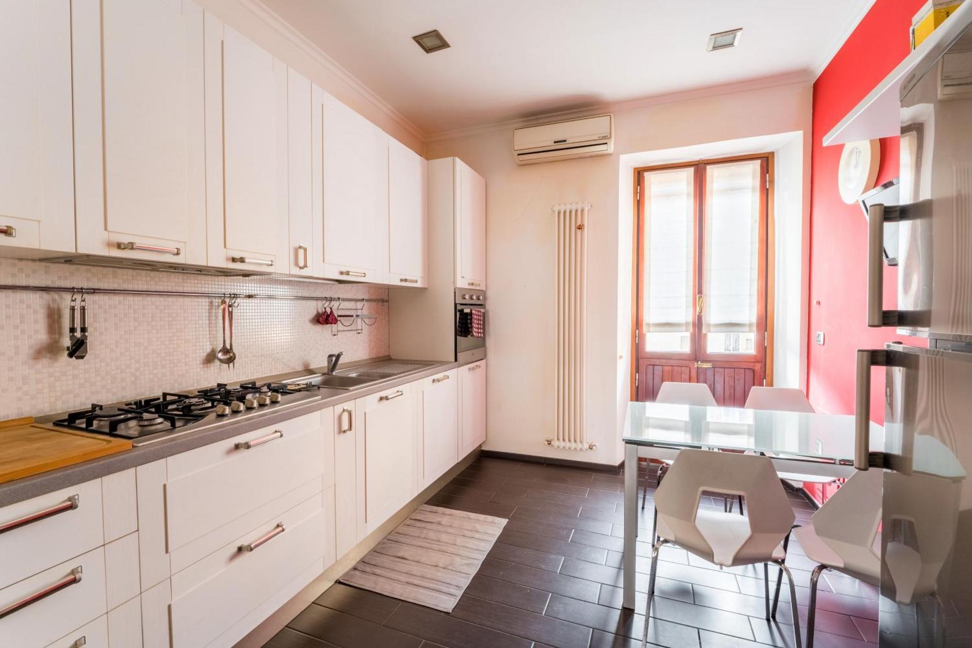 Apartment Dimora Esedra, Historical Flat In The Heart Of
